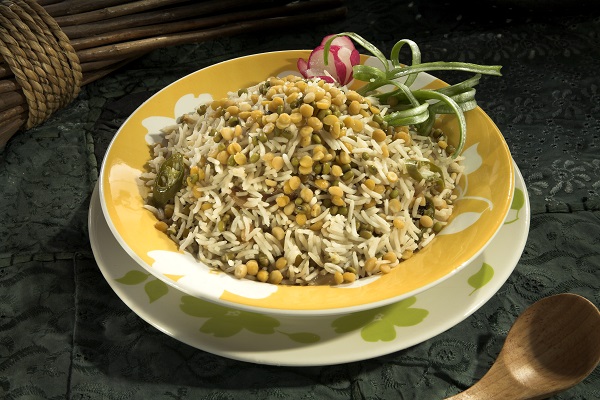 أرز بالعدس والحمص 