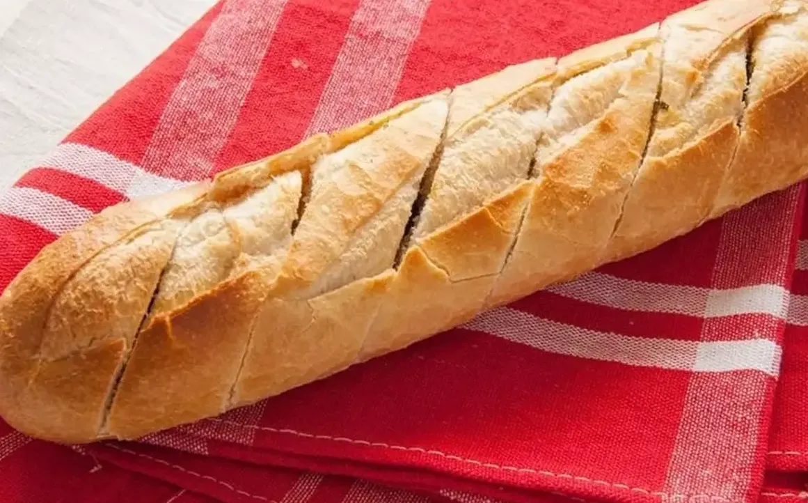 خبز الباجيت الفرنسي 