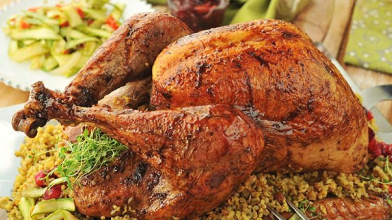 الدجاج المحشي بالفقع والأرز من المطبخ الخليجي