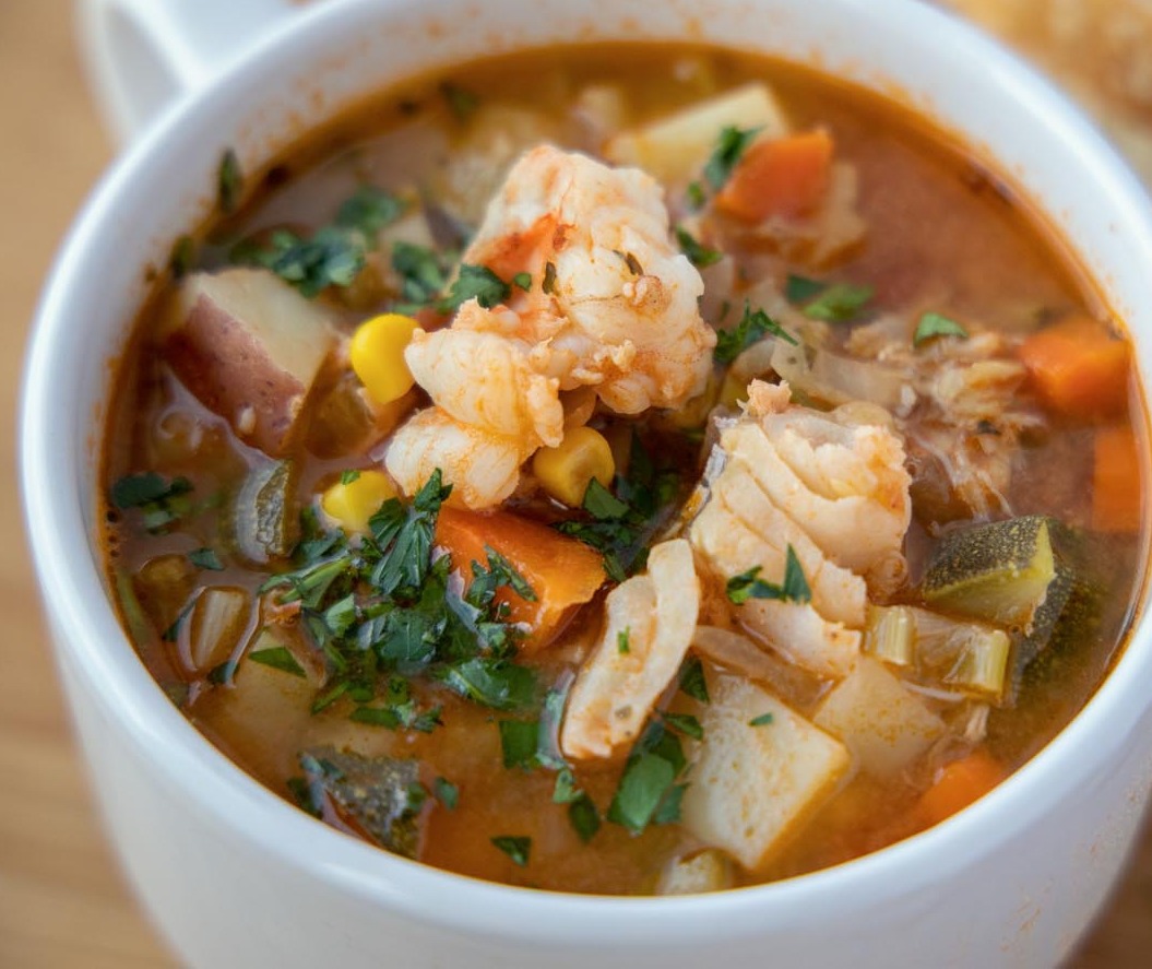 حساء المأكولات البحرية بطريقة صحية 