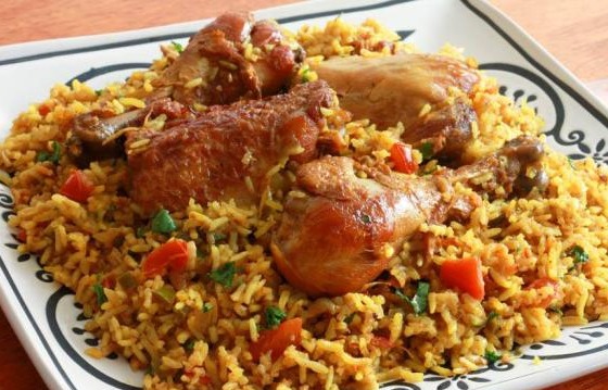 الأرز المغربي بالدجاج والحمص بأسهل طريقة 