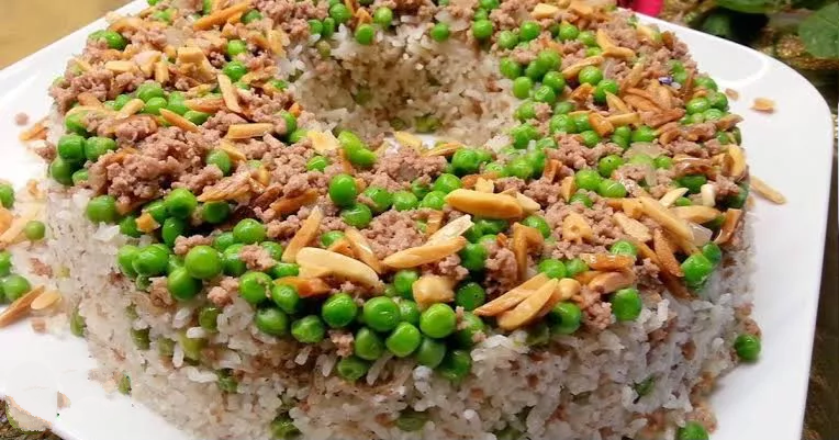كبسة الأرز بالجلبانة واللحم المفروم
